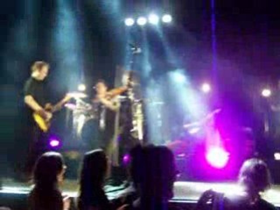 Debout sur le zinc- Elle m'ennuie (extrait)