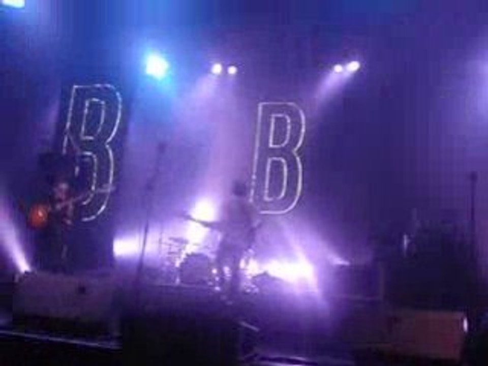 06.11.08 : BB Brunes - BB Baise