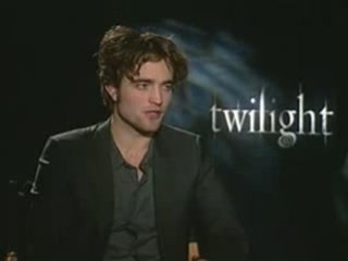 Robert Pattinson "ask me how it feels"