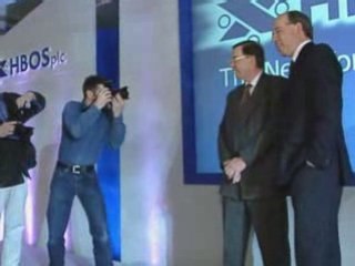 Lloyds considers bonuses