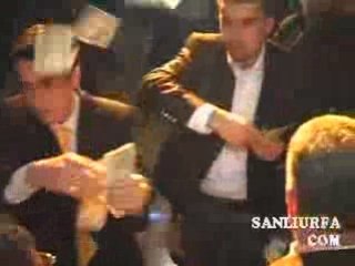 Asiret dugunu sacildi www.sanliurfa.com