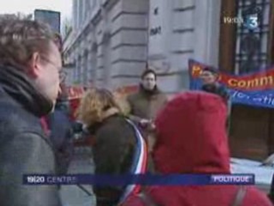 France 3 Centre : Manifestation devant la BDF d'Orléans