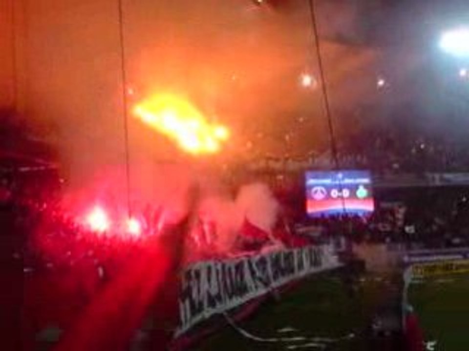 PSG-AS Saint-Etienne - craquage fumigènes (2)