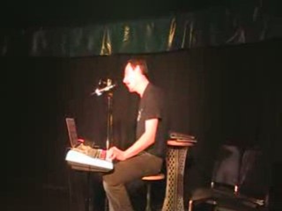 Kéké au clavier !!