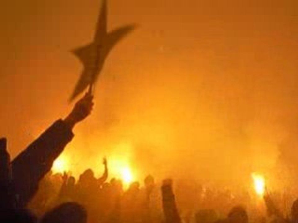 GROS FUMI ENTREE DES JOUEURS PSG-ASSE