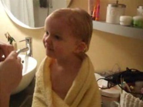 papa boit du vin, maman boit de l'eau