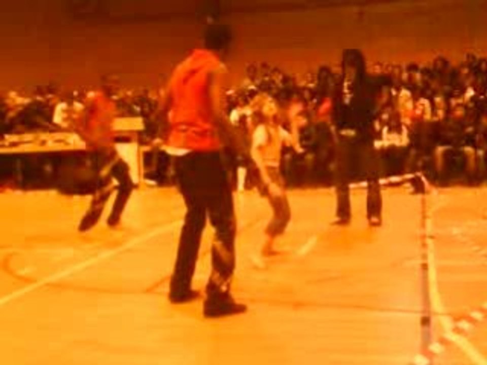 Coupé décalé par une petite blanche