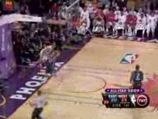 NBA Shaq throws the wicked no-look pass the length of the co