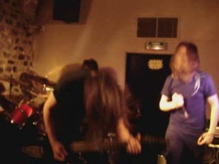 Synapsis - While my Guitar + Un Jour où le Monde s'arrete