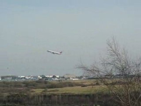 Bouguenais : décollage avion