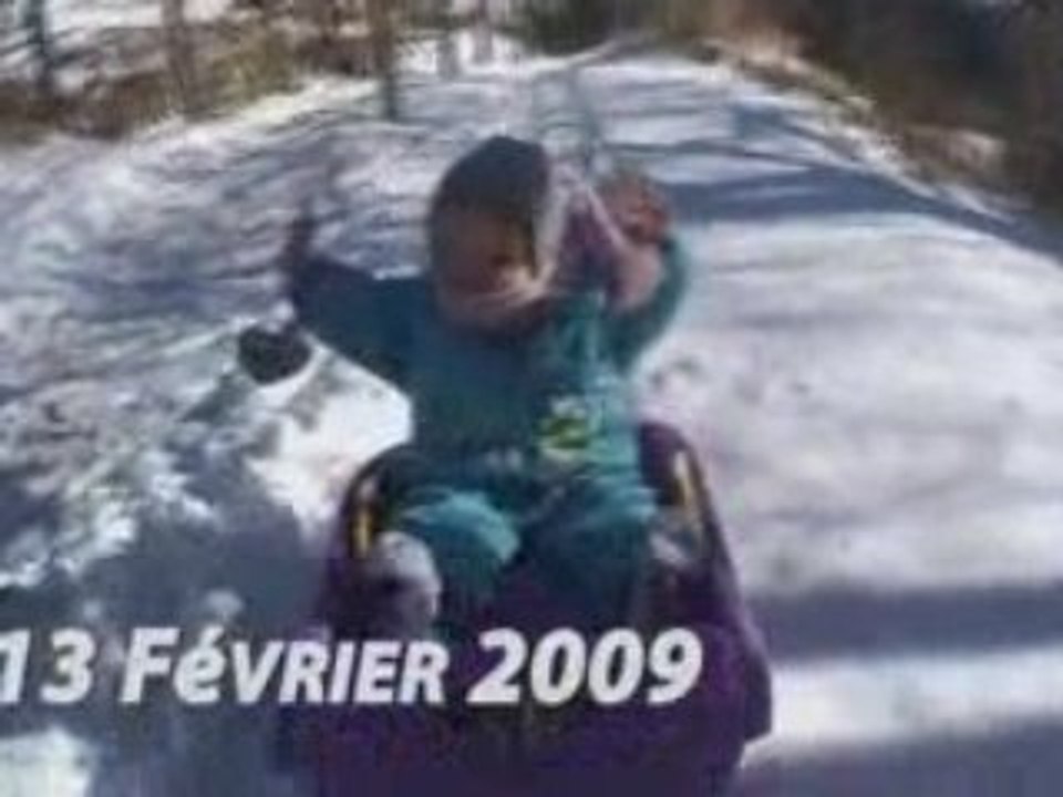 Zoé découvre la glisse...