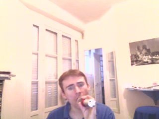 Wiwi égratigne "Come into my world"