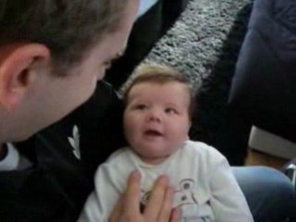 sourires a son papa...