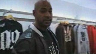 Dailymotion - Booba présente la boutique officielle Ünkut