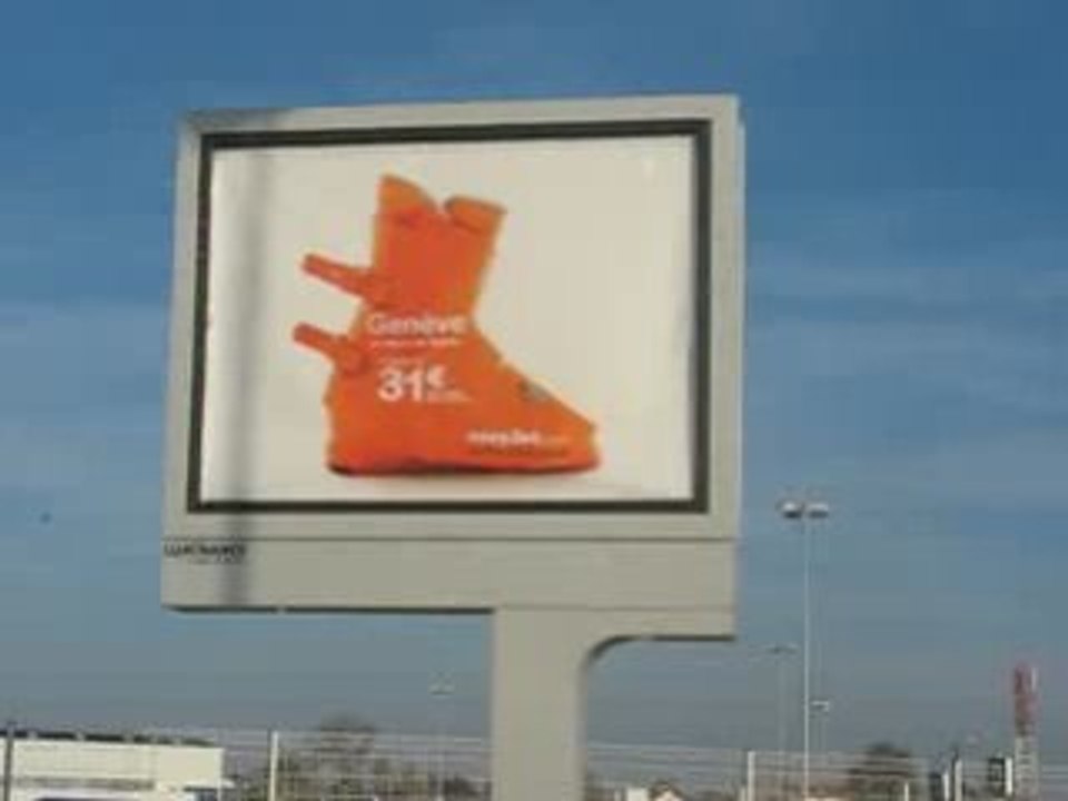 Bouguenais : publicité aéroport