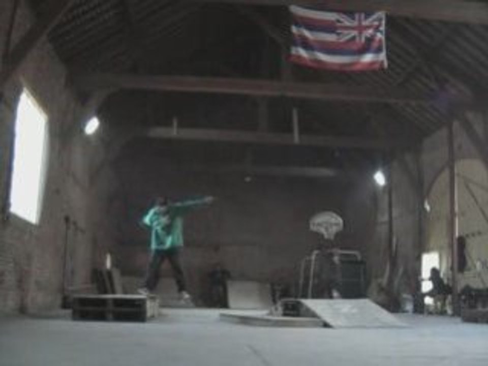 ZOOSTATION 2 (02.09)