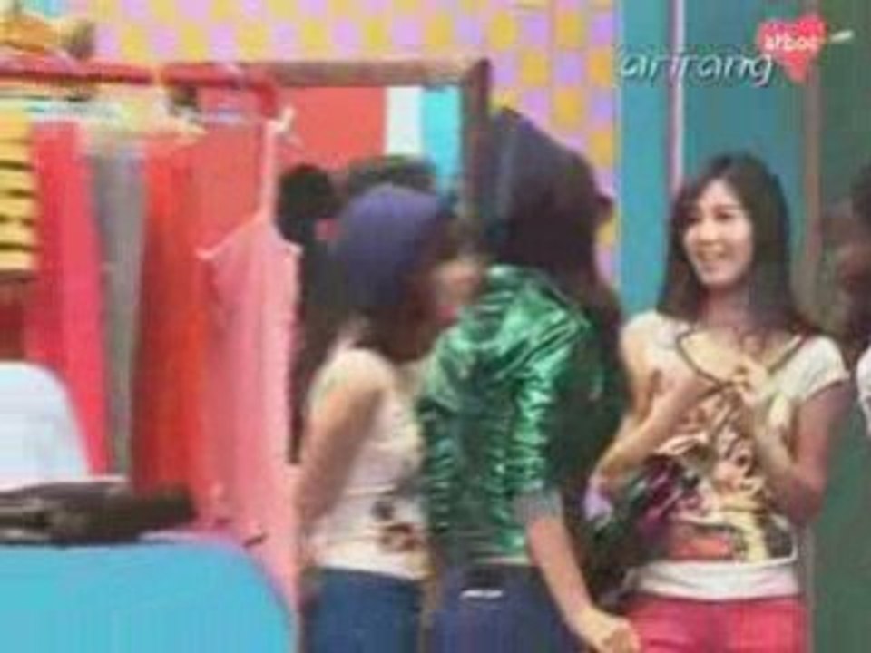 SNSD - Gee MV Shoot BTS (SE) 090205