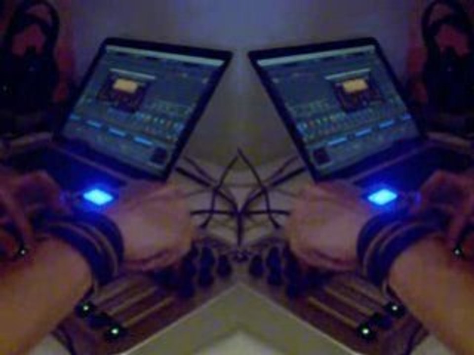 Boys Noize VS Justice.flv
