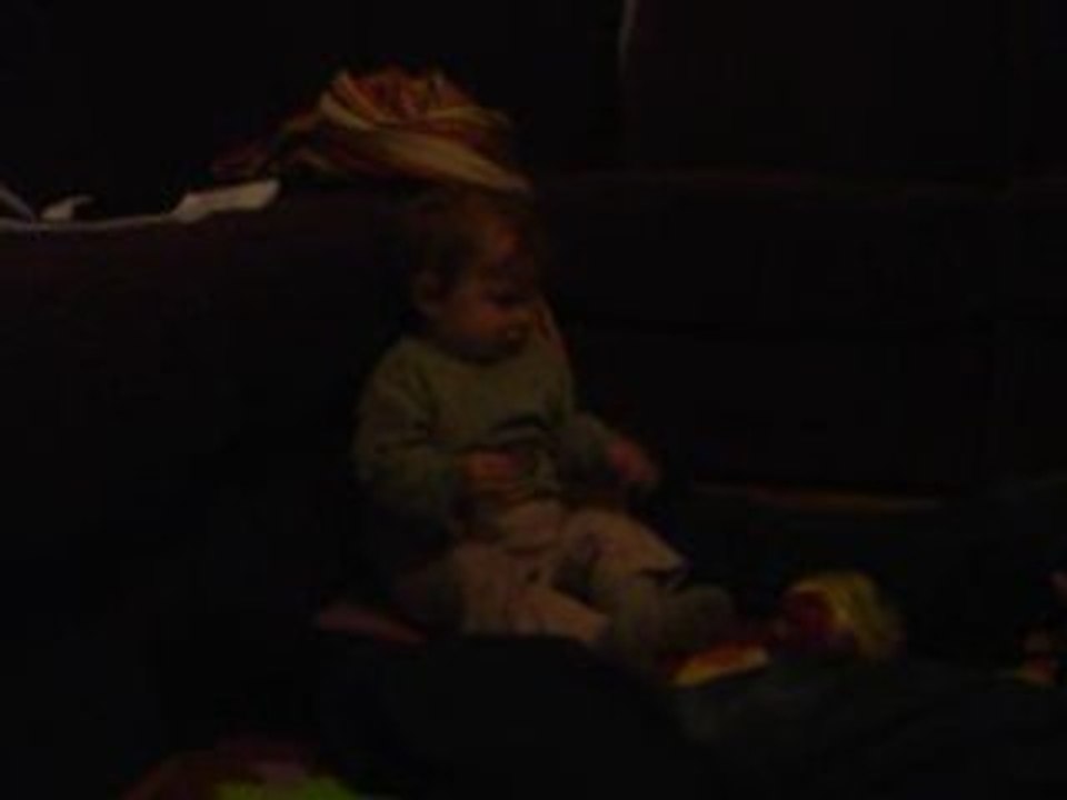 Marie joue au ballon fevrier 2009