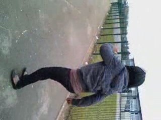 Elodie fait claude francois xD