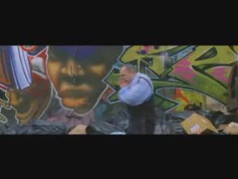 clip du film "enfermé dehors "