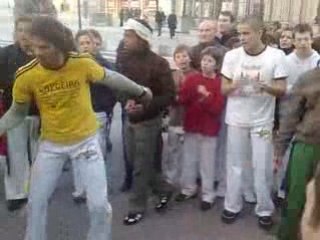 bapteme de capoeira a angouleme - roda au champ de mars 2