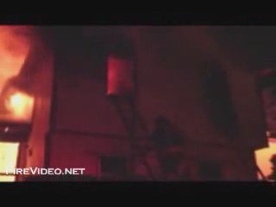 Firefighter CLOSE CALL / Bailout