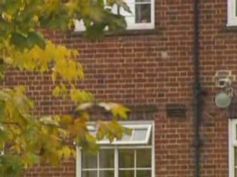 Police hunt convicted murderer