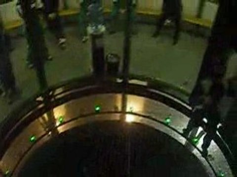 Stick dans le simulateur de chute libre