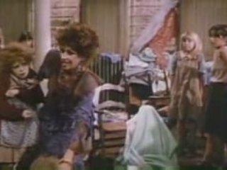 Annie (1982) (Theatrical Trailer)
