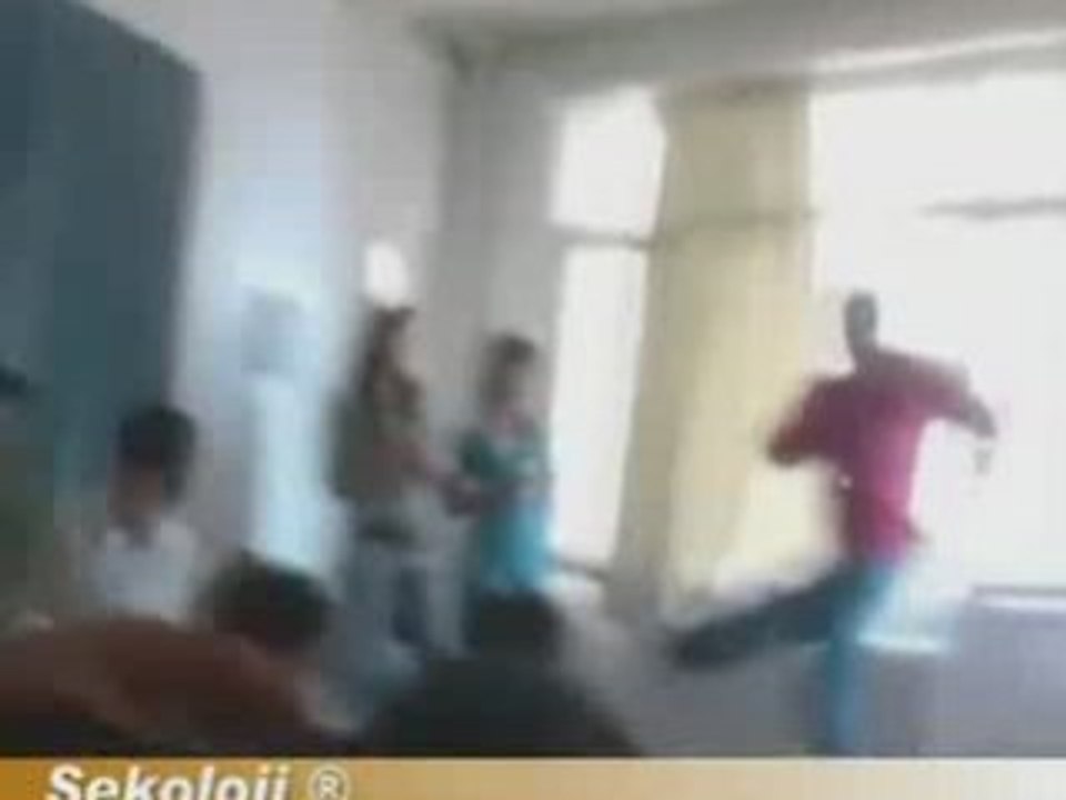 regis s'entraine avec ses amis