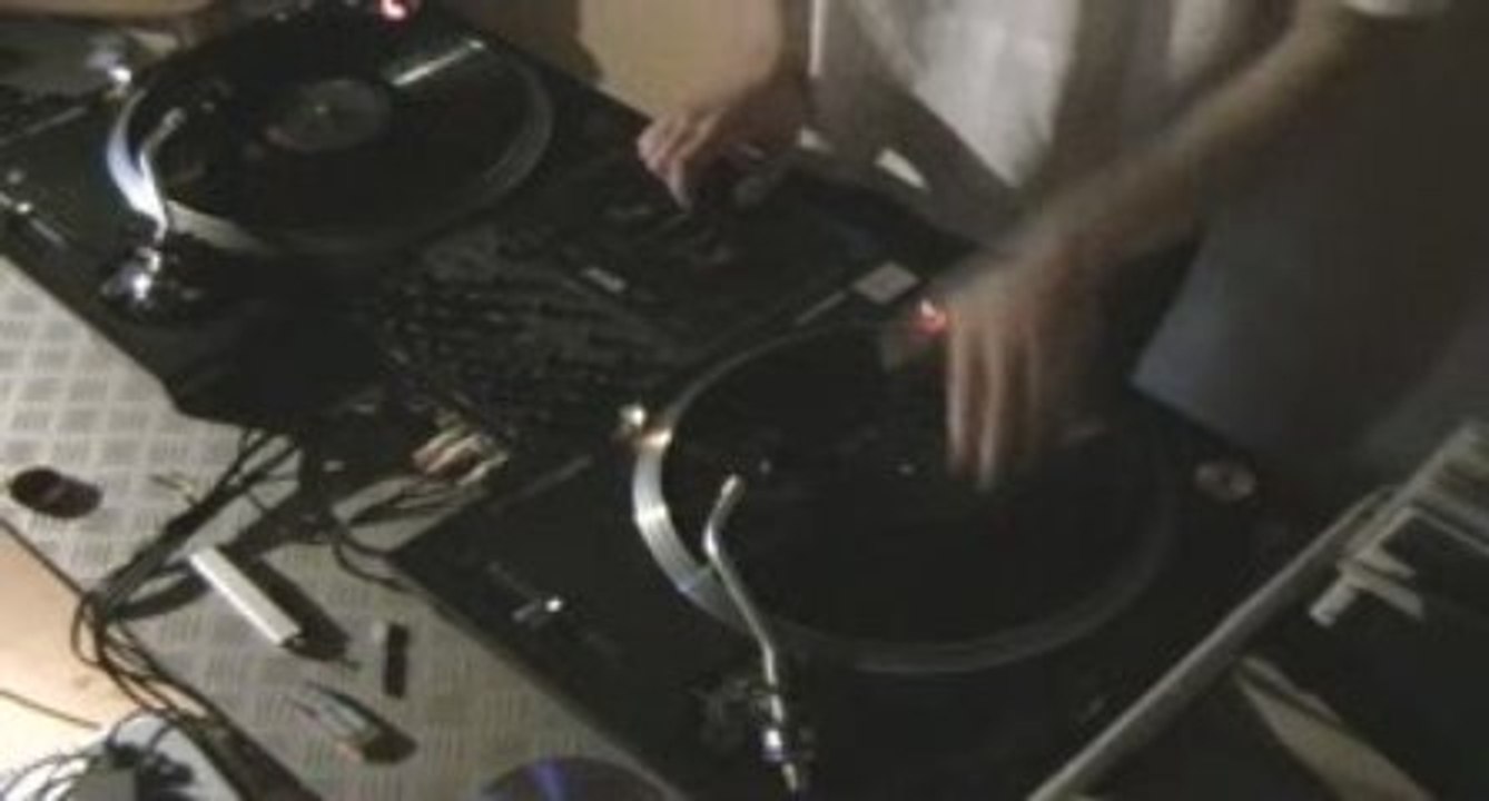 A.K.o`s freestyle juggle