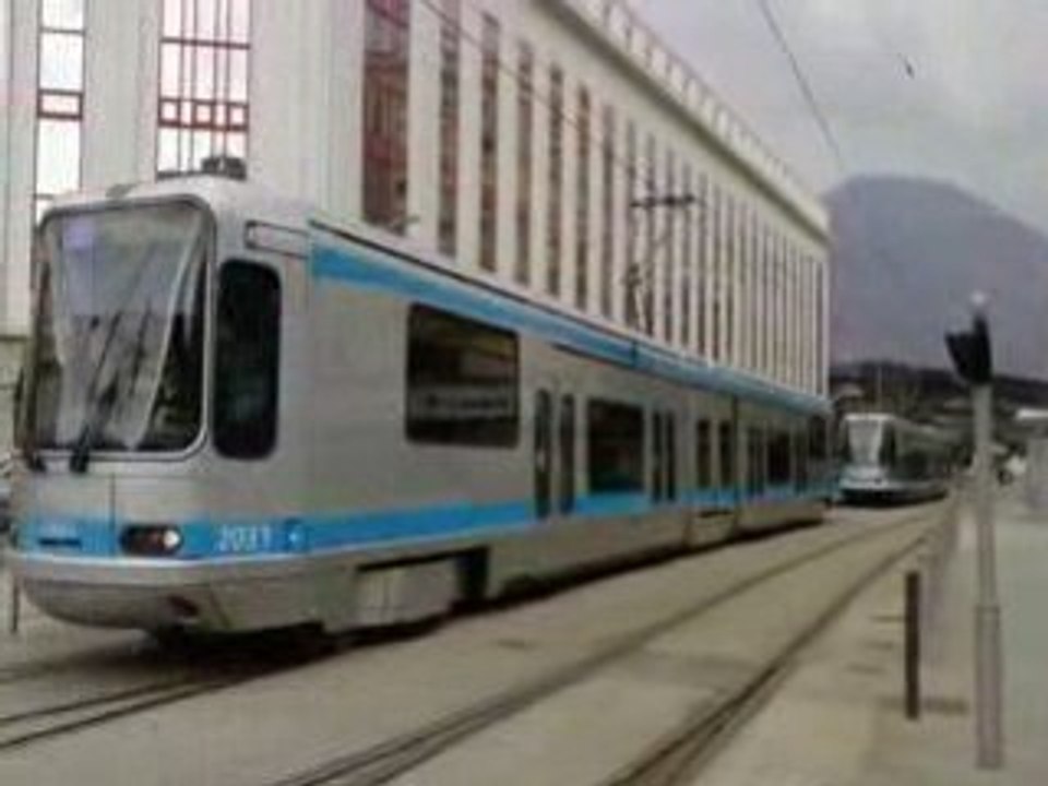 TFS n°2031 et 2005 et Citadis 402 n°6011 à Chavant