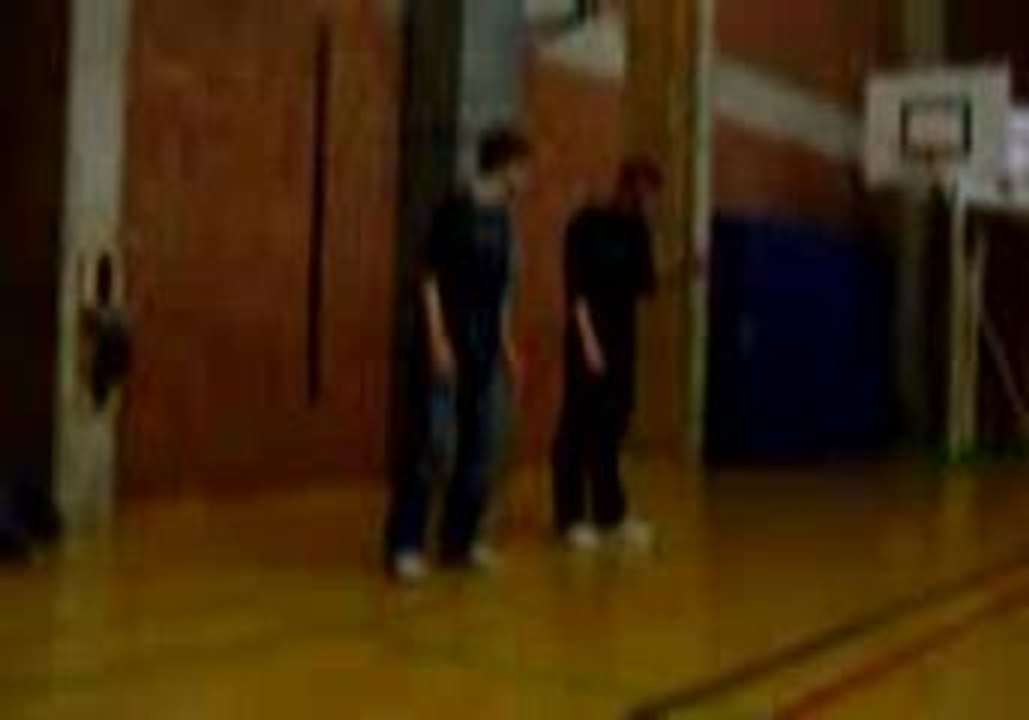 Duo jumping