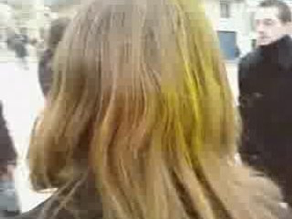 Floriane en jaune