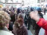 Les gendarmes mobiles bousculent les étudiants à Strasbourg