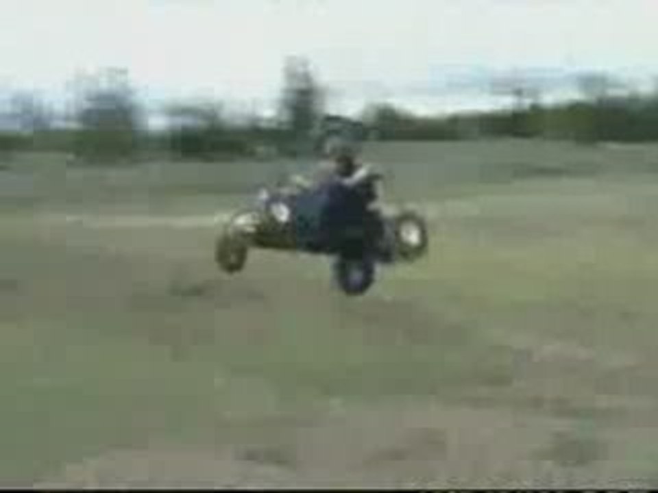 KeBoo.Net - Gamelle Impressionnante en Kart