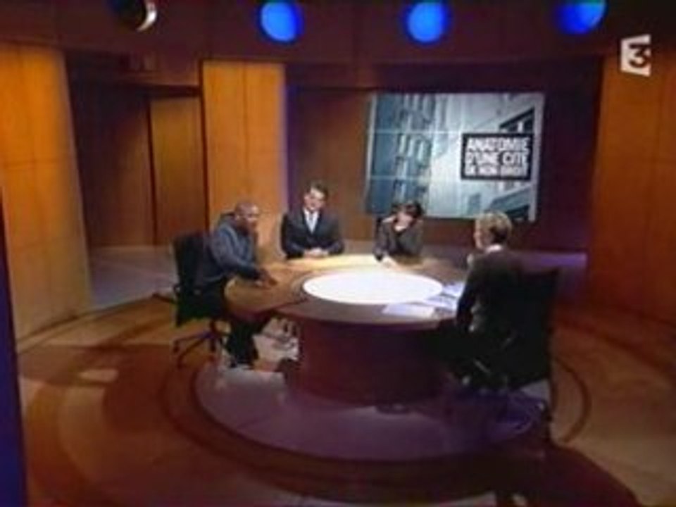 Pieces à conviction - Anatomie d'une cité de non droit 7.7