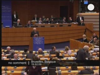 Le président Tchèque hué au parlement européen