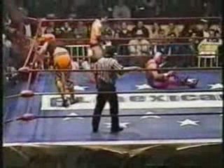 Rey Mysterio Jr, Sr & Halloween vs Los Villano P2