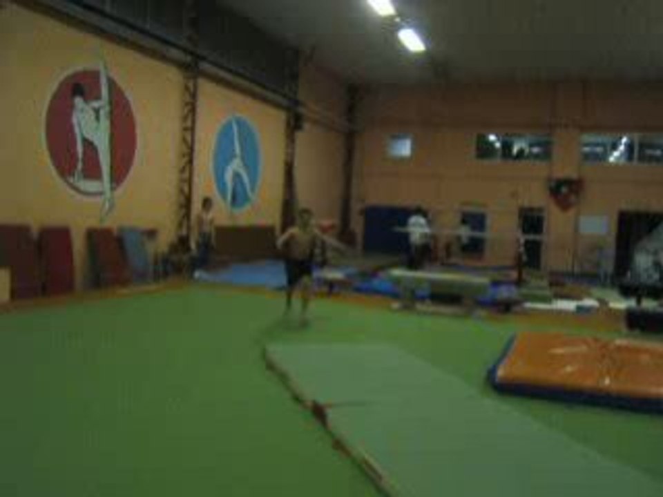 rondade salto arrière en vrille