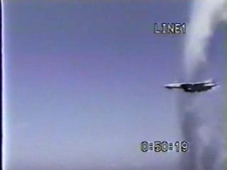 F-14 Tomcat breaks the sound barrier (mur du son)