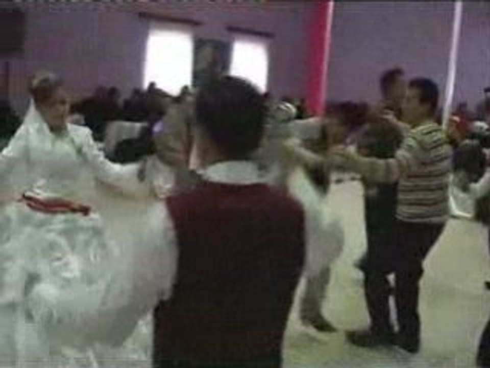 ALAPLI-Bülent ve Nura´nin Dügünü-Bölüm 5(salon)