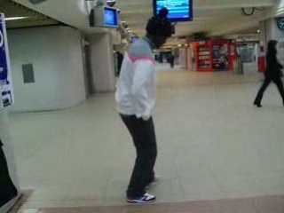 Brino Et RsK La Danse de Gare de LyOn