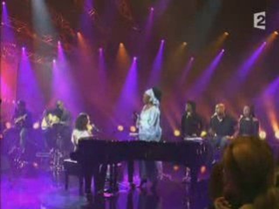Dailymotion - Alicia Keys   Oumou Sangaré - Fallin,