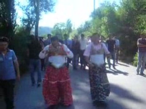 ALAPLI CAY KÖYÜNDE DAVULLU ZURNA KÖCEKLi DÜGÜN-01