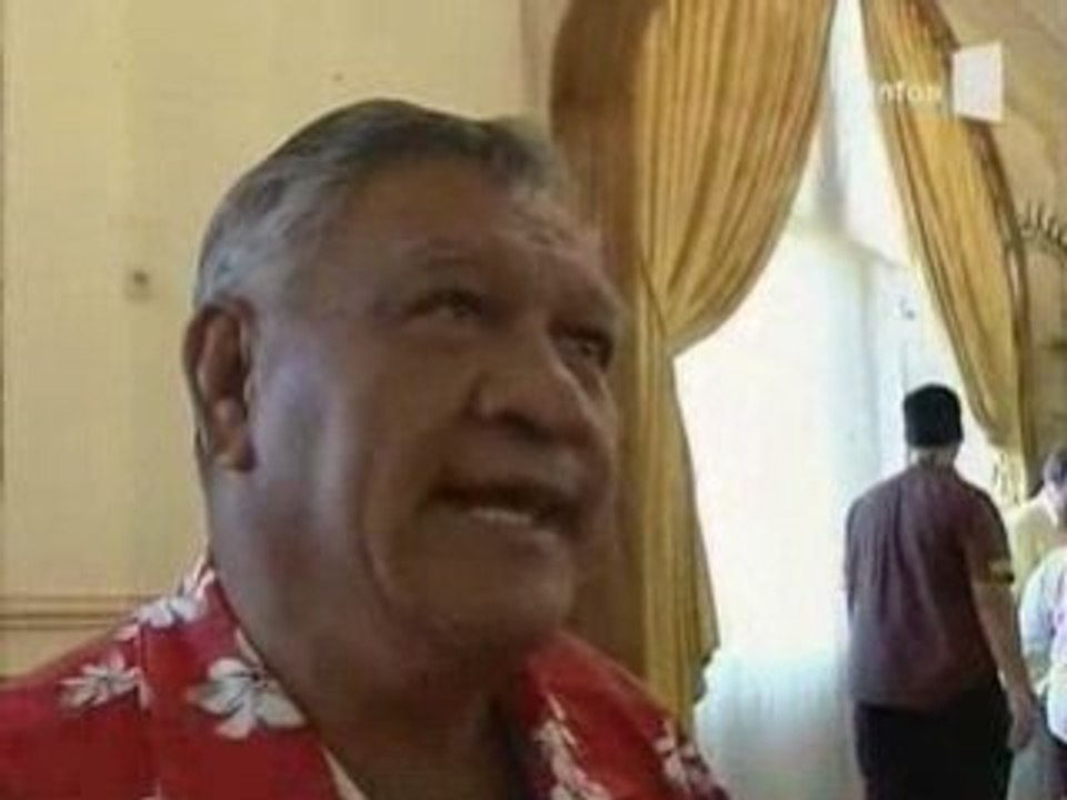 Jonas Tahuiatu, ministre de l'équipement, et son budget