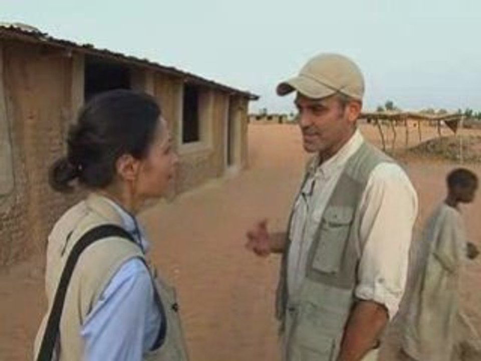 Ann Curry and George Clooney in Chad (1)