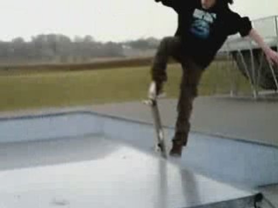 SKATEBOARDING "ROUL'AVENUE" SAINT GERMAIN SUR MORIN