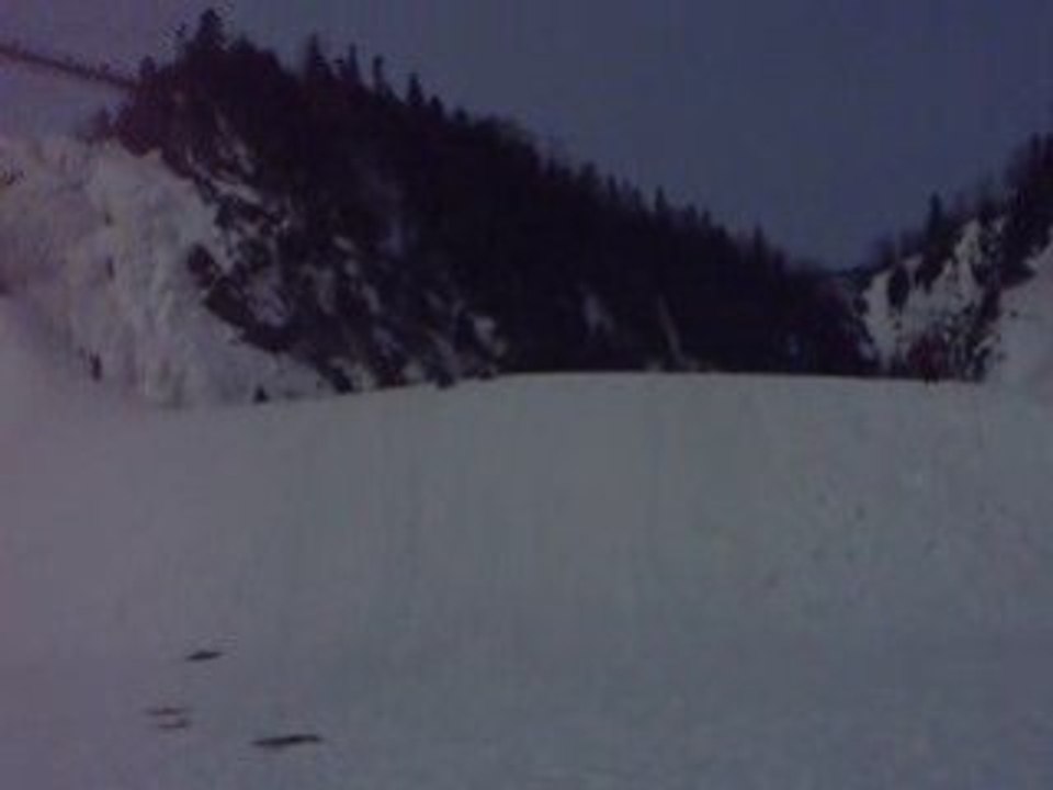 Elodie et Pascal font de la luge